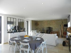 Holiday Home Le Ménez by Interhome