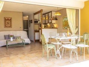 Apartment Les Maisons sur la Plage-2 by Interhome