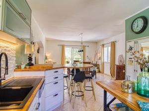 Maisons de vacances Holiday Home L-oliveraie by Interhome : photos des chambres