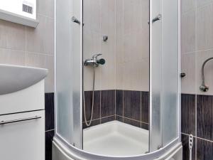 Apartment Rubin-7 by Interhome