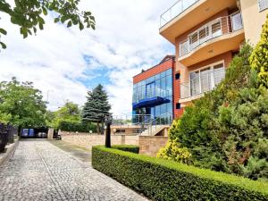 Twins Palace ApartHotel