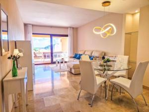 Apartment in Coto Real Duquesa - sea view & pools