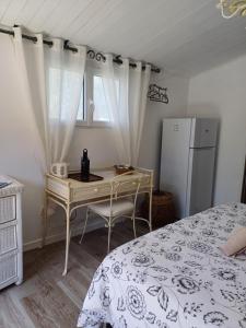 B&B / Chambres d'hotes Margaux : Chambre Double avec Salle de Bains Privative