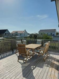 Lovely south-facing patio with grill