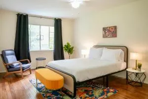 Los Angeles Miracle Mile Spacious 2BR Townhouse - Parklabrea