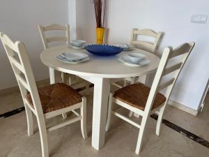 Casa Feliz - Stunning 2 bed Penthouse in Manilva with pool, sea and mountain views, close to the beach and facilities