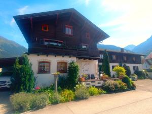 Alpenfeder Landhaus Heidi Top 2