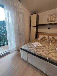 HOLIDAY ROOM - THE VIEW