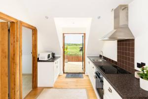 Pass the Keys Sicca Lodge Wyre Lane CV37 8RQ · 1Bed with Sun Terrace Parking Long Marston