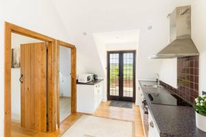 Pass the Keys Sicca Lodge Wyre Lane CV37 8RQ · 1Bed with Sun Terrace Parking Long Marston