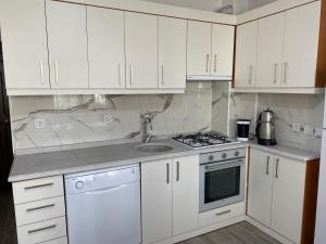 Your New, Comfortable and Cozy Home in the Center