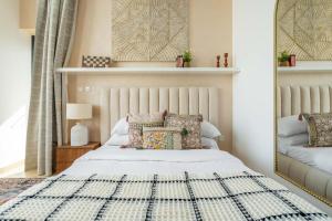 GuestReady - Arabic Charm | Balcony | Regina Tower