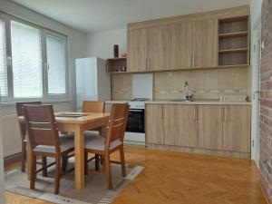 Apartmani Tarsko Jezero Nova Vezanja
