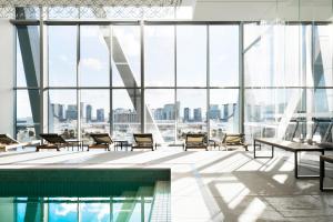 Entire Luxury, Affordable Bedroom Apartment next to CROWN Casino