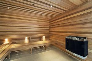 Entire Luxury, Affordable Bedroom Apartment next to CROWN Casino