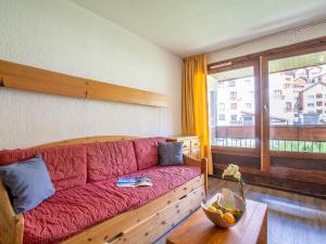 Apartment Névés 150 by Interhome