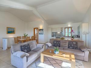 Holiday Home Veronica by Interhome