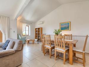 Holiday Home Veronica by Interhome