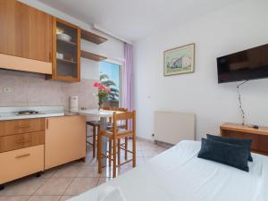 Apartment Apartman 11 by Interhome