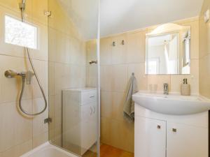 Apartment Duma by Interhome