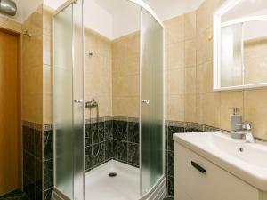 Apartment Chris by Interhome