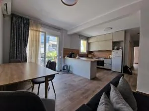 Konstantinos Apartment - 尼亚·蒙达尼亚