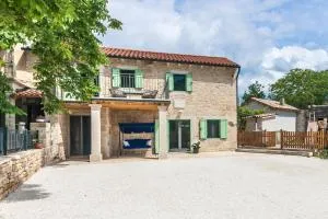 Villa Doda with Heated Pool, Garden and indoor Sauna in Istria Croatia - 斯维蒂皮塔乌苏米