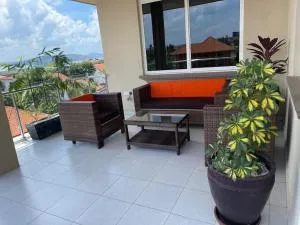 Luxury Lakeview Penthouse in Munyonyo - Munyonyo