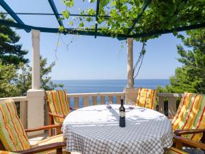 Apartment Plavac Mali-3 by Interhome