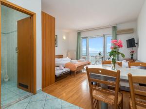 Studio Studio 17 by Interhome