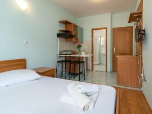 Studio Studio 18 by Interhome