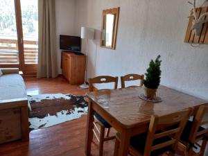 Confortable appartement 4 pers. avec balcon et TV à Superdévoluy - FR-1-504-549