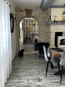 Maisons de vacances Longere bord de mer avec grand jardin fleuri : photos des chambres