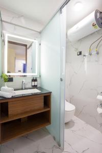 Alaya Stays 1 BHK with Balcony & Breathtaking View - Baljees Melville Divine