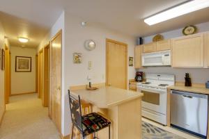 Cedar Creek Condo Free Shuttle to Big Sky Resort!