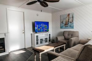 Cozy 2BR Apt Walk to the Beach and Boardwalk
