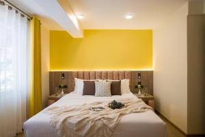 Alaya Stays 1 BHK with Balcony & Breathtaking View - Baljees Melville Divine