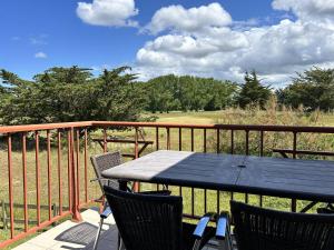 Appartements 110 - Appartement duplex 6 personnes vue sur Golf. : photos des chambres