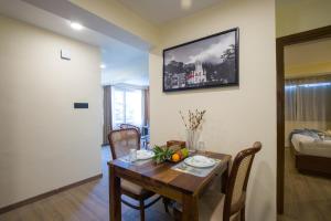 Alaya Stays 1 BHK with Balcony & Breathtaking View - Baljees Melville Divine