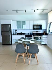Monte Carlo Suites in Miami Beach
