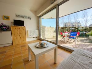 BERNACHES - Appart RDC, Plage 300m - T9