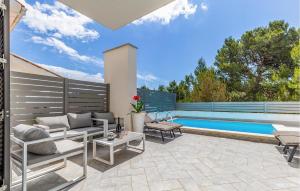 2 Bedroom Amazing Home In Liznjan