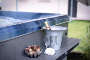 Maisons d'hotes Suite jacuzzi et sauna privatifs : photos des chambres