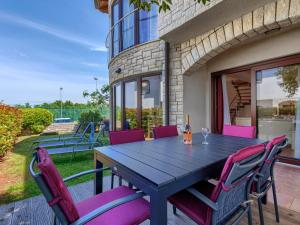 Holiday Home Dlan by Interhome