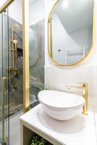 Luxury 2 bedroom-2 bathroom Apartment & Studio App with Rooftop TERRACE