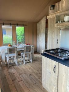 Campings Camping Les Vosges du Nord : photos des chambres