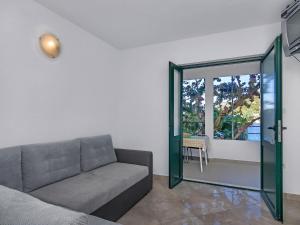 Apartment Rubin-2 by Interhome