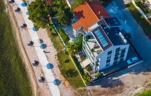 2 Bedroom Awesome Apartment In Bibinje