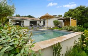 Stunning Home In St Laurent Des Arbres