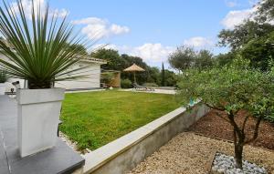 Maisons de vacances Stunning Home In St Laurent Des Arbres : photos des chambres